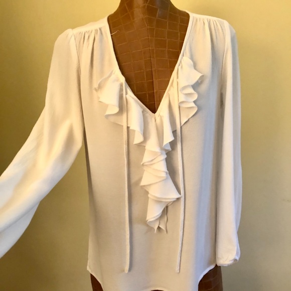 LIKE NEW! Karen Kane Ruffled Poets Blouse, Soft White, Large - Picture 2 of 7